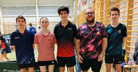 Les 4 participants de Zorn TT Hochfelden et Aurélien au tournoi de l'AKTT à Willgottheim